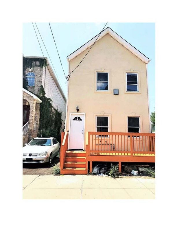 212 Port Ave, Elizabeth, NJ 07206