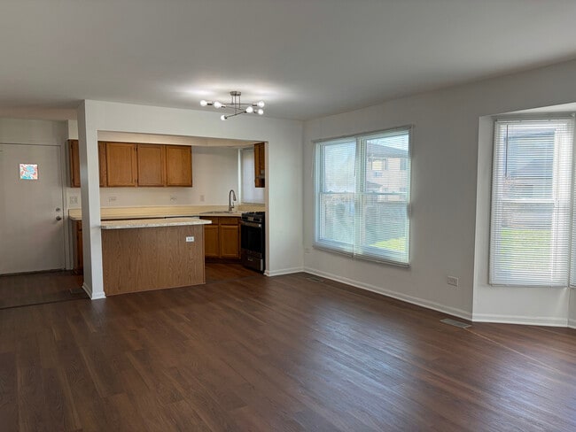 241 E Palatine Rd unit 201, Palatine, IL 60067 - photo 5