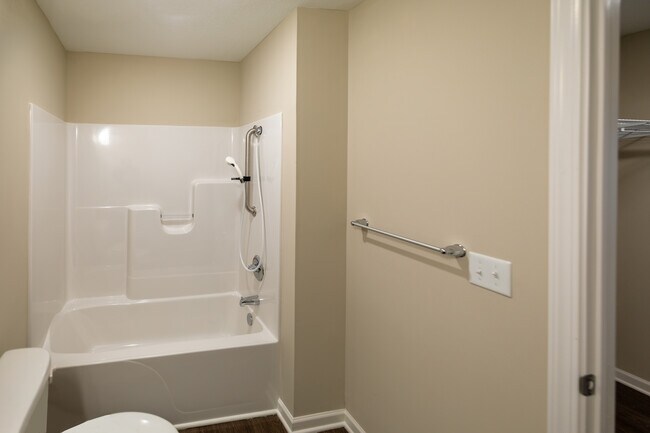 Anderson Green I, Cedar Rapids, IA 52404 - photo 7