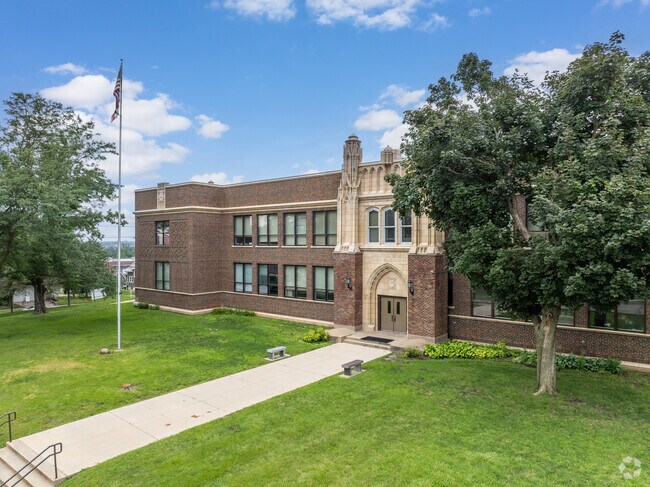 Wilson Middle School scores a C on Niche.