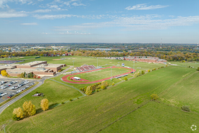 South Elgin has 2,942 students in grades 9-12 with a student-teacher ratio of 18 to 1.