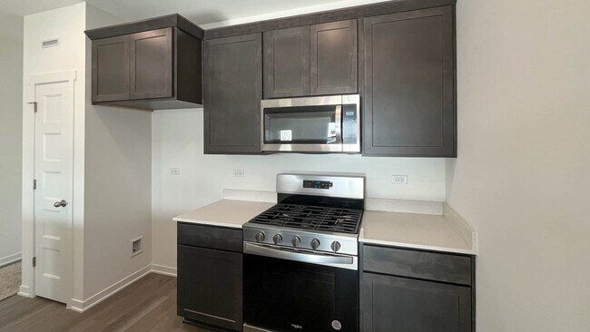 2237 Riesling Rd, Oswego, IL 60543 - photo 2