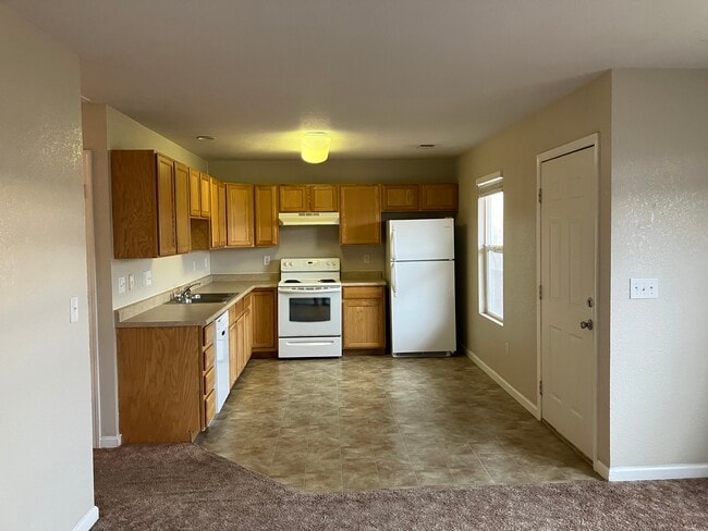 1701 Edgewater Ave unit Main, Cheyenne, WY 82009 - photo 2