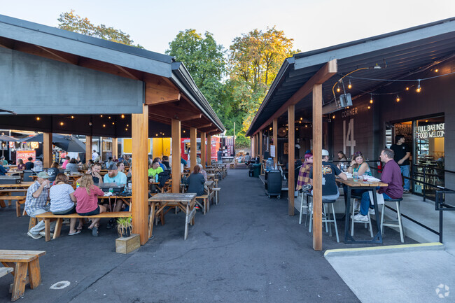 Rivercrest offers outdoor dining with local brews at Oregon City Brewing Company.