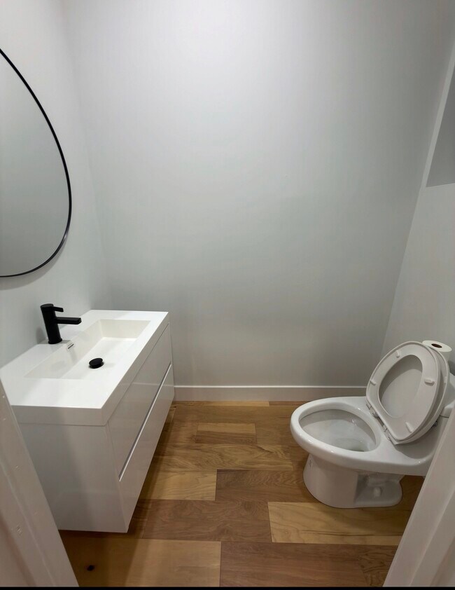 2431 N 29th St, Philadelphia, PA 19132 - photo 3