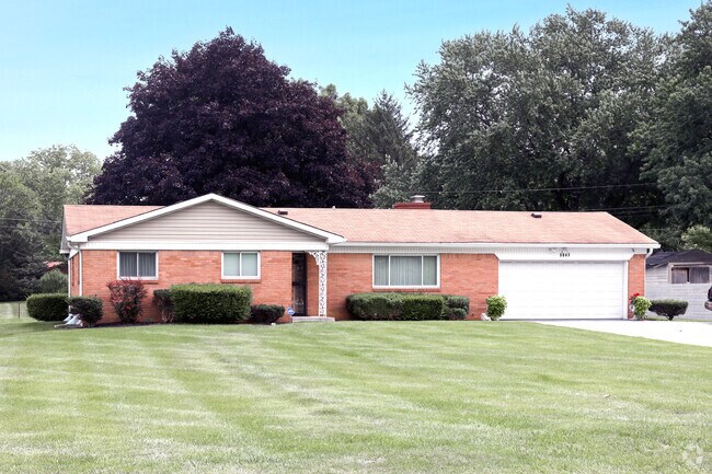 Many ranch style homes have an attached garage in the Wynnedale-Spring Hill neighborhood.