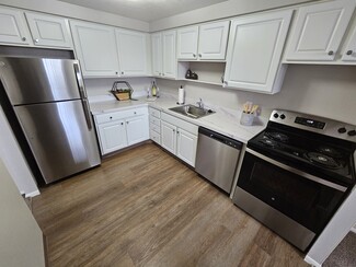 6240 Stumph Rd, Parma Heights, OH 44130