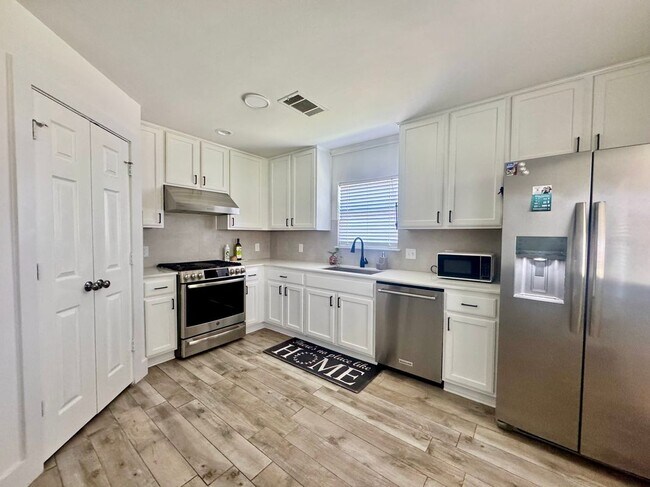 1404 Laguna Cove, Hutto, TX 78634 - photo 5