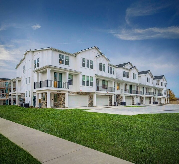 Hamilton Crossing, Riverton, UT 84065 - photo 1