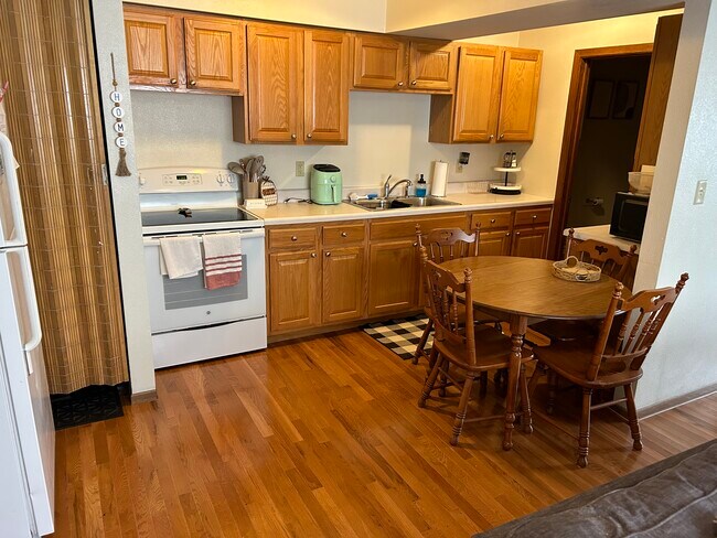 1104 W 20th St unit 1104, Cedar Falls, IA 50613 - photo 7