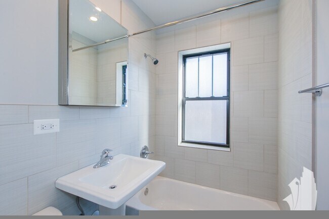 1940 W Wilson Ave unit 1954-2BB, Chicago, IL 60640 - photo 5