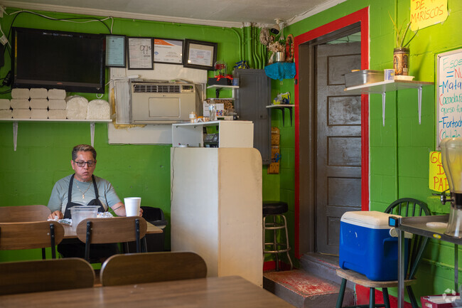 Taqueria La Vane is an absolute delight and authentic style Mexican food in Holt Alabama.