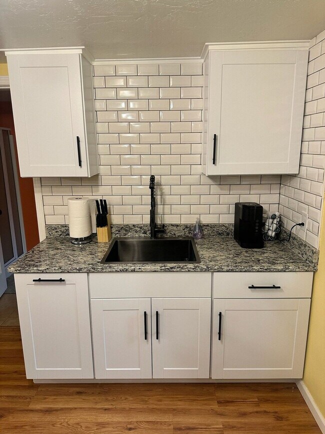 1428 Crown Ave unit ID1337819P, Medford, OR 97504 - photo 2