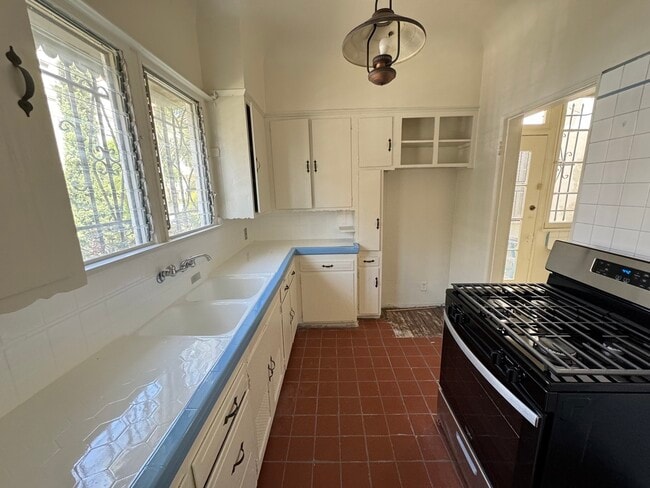 422 S Detroit St, Los Angeles, CA 90036 - photo 4