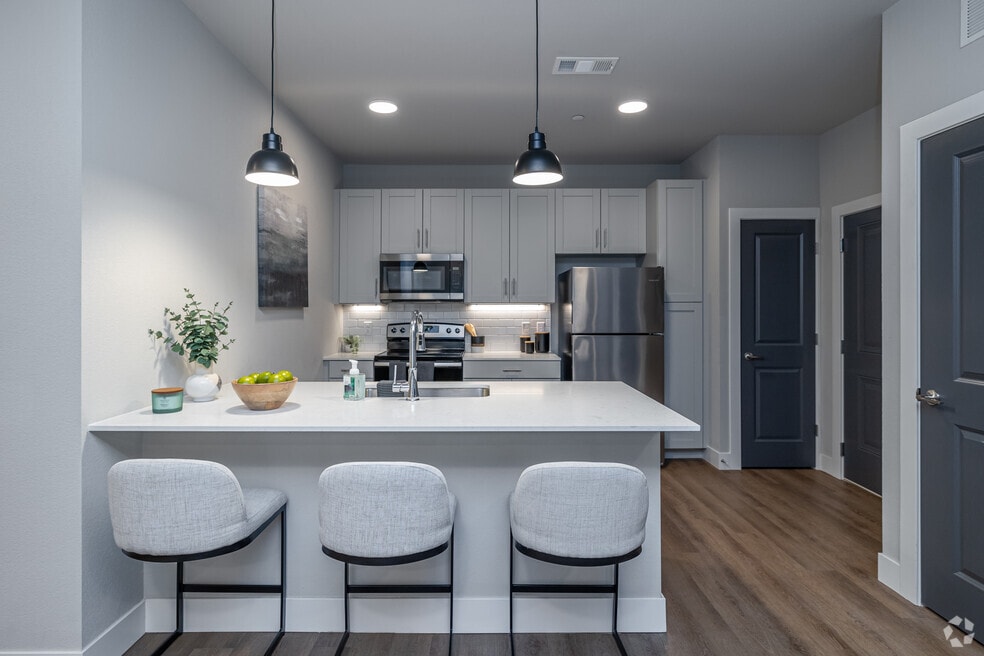 1 Bedroom / 1 Bath - 3rd Floor, Rogers, AR 72756 - photo 1