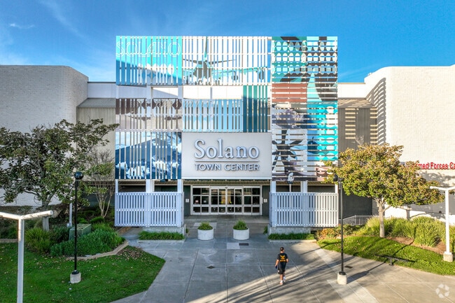 Solano Town Center has a host of department stores and clothing retail in Fairfield.