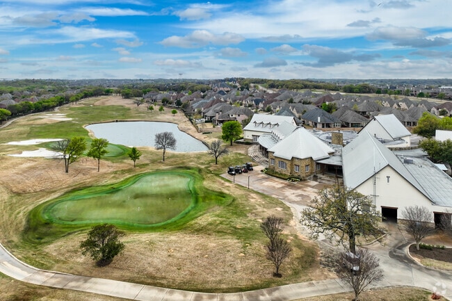 Lantana Golf Course is great for residents who want to hit the links.