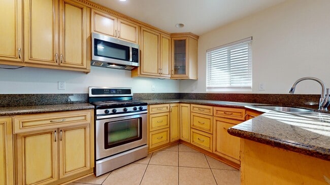 22713 Frigate Ave, Carson, CA 90745 - photo 3