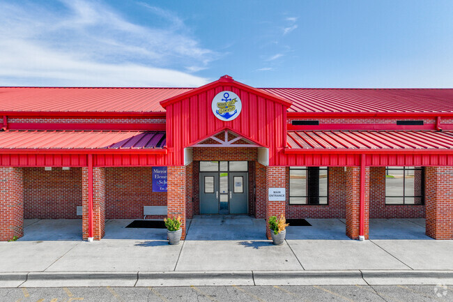 Mirror Lake Elementary serves learners PK-5.