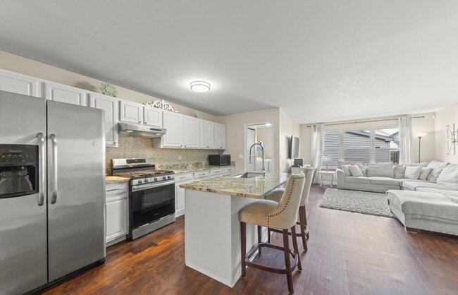 2024 Grayhawk Dr, Aurora, IL 60503 - photo 2