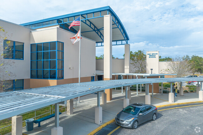 Oak Grove Middle School welcomes students to learn.