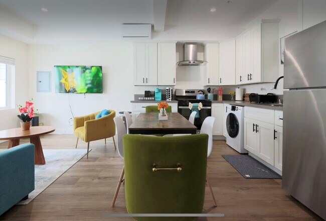 2806 S Palm Grove Ave unit 1, Los Angeles, CA 90016 - photo 5