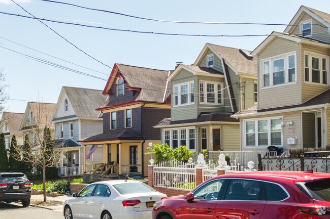 More affordable Stick Styled homes are easy to find near Forest Park.