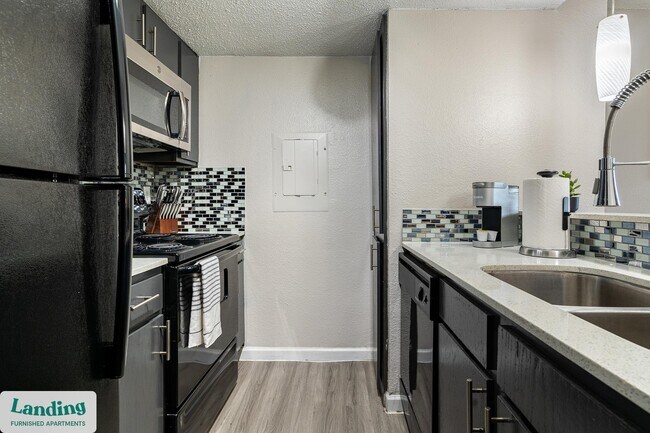 711 Brentford Place unit 120, Arlington, TX 76006 - photo 2