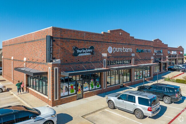 Thomas Trail has a wide variety of retail.