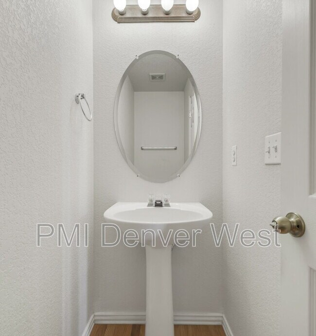 9369 Longs Peak Dr, Henderson, CO 80640 - photo 5