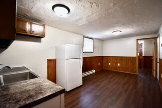 63 6th Ave N, Fargo, ND 58102