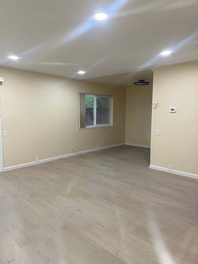 1341 Drake Dr unit A, Davis, CA 95616 - photo 6