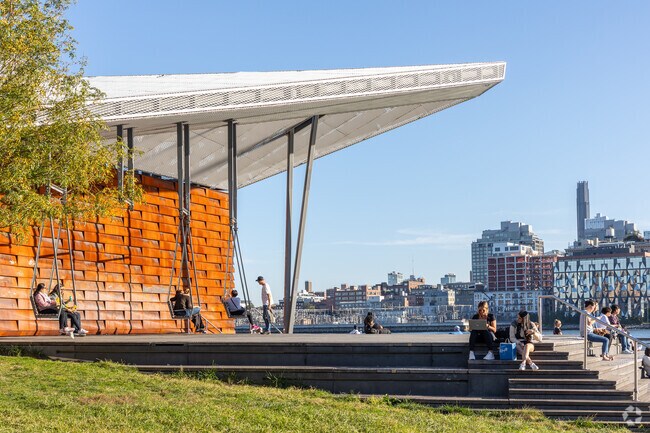East River Waterfront Esplanade has amazing views of the Brooklyn Bridge and Downtown Brooklyn.