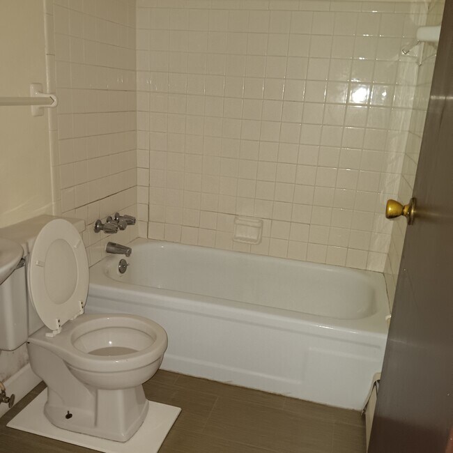 325 Mcgregor Ave unit 2, Cincinnati, OH 45219 - photo 5