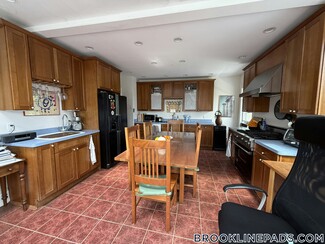 143 Winchester St Unit 2, Brookline, MA 02446