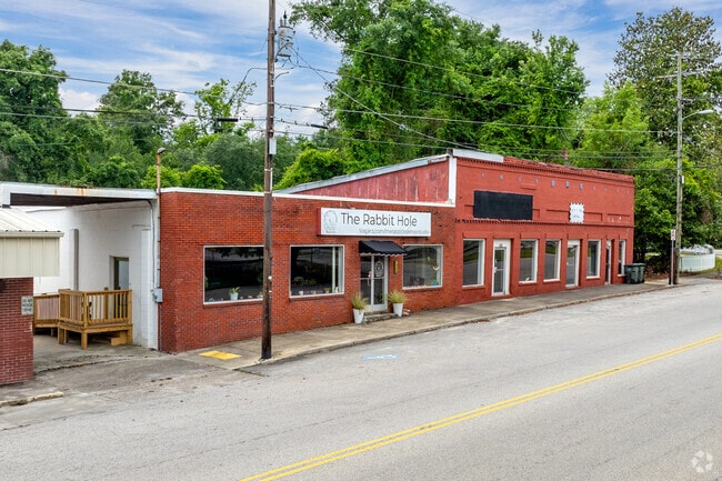 An excess of empty storefronts is currently present in the Ridgeville downtown area.