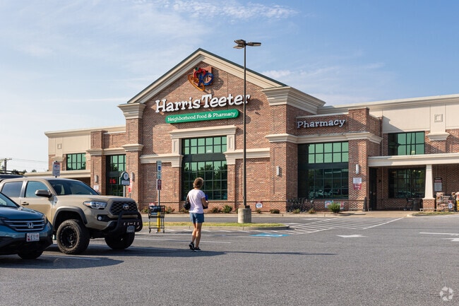 Harris Teeter is on the corner of the neighborhood of Wildewood to make shopping simple.