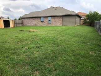 2821 Stockton St, Denton, TX 76209