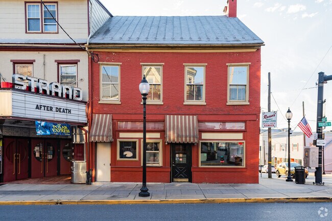 Enjoy a slice of heaven at Russo's Pizzeria.