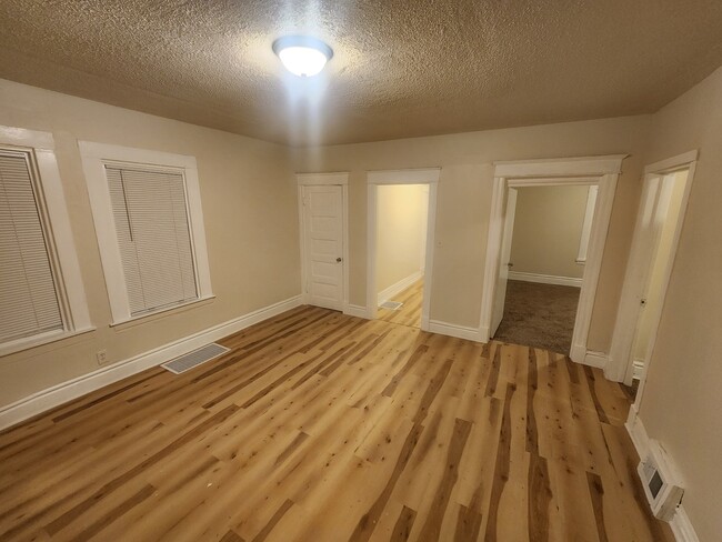 216 Adams St unit 1, Rockford, IL 61107 - photo 3