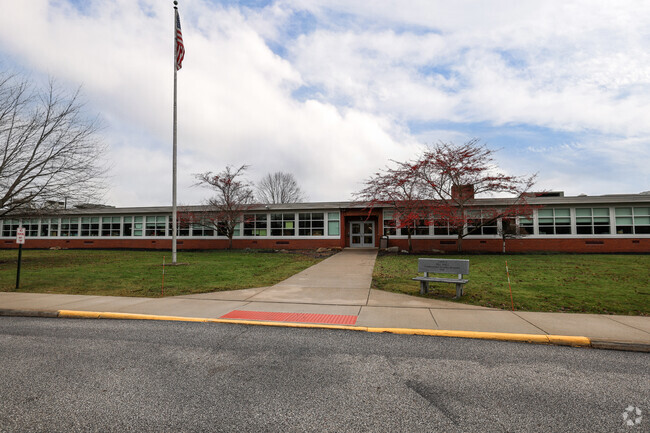 Grace Roxbury Elementary, Solon