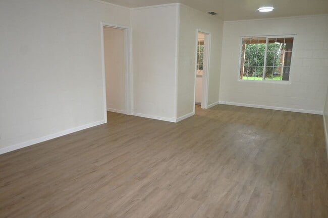 5206 61st St, Sacramento, CA 95820 - photo 5