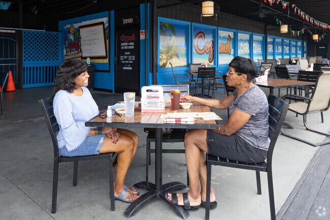 Locals in Jefferson enjoy casual Mexican fare at Cozumel’s.