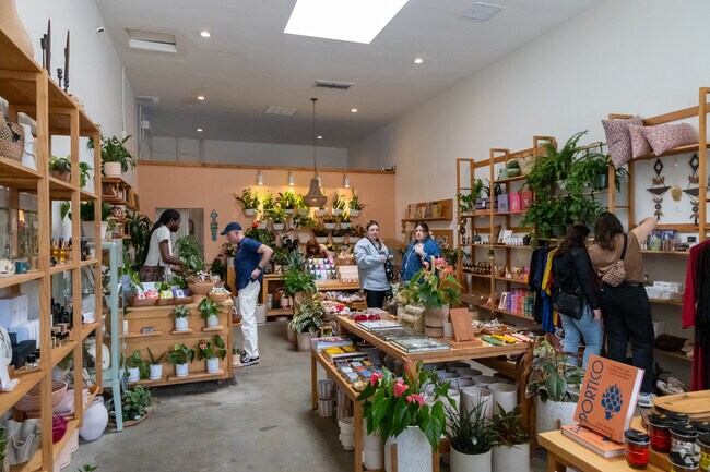 Greenwood in Studio City has great home decor.