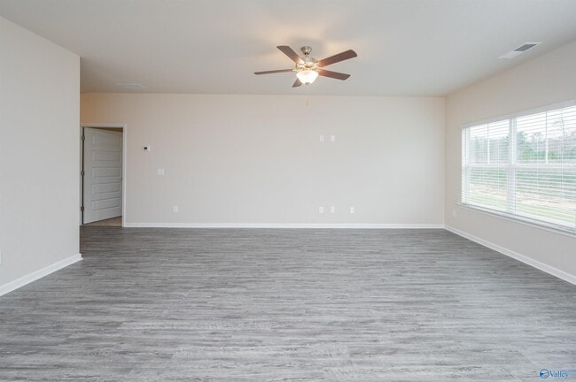 25751 Finchley Dr, Athens, AL 35613 - photo 2