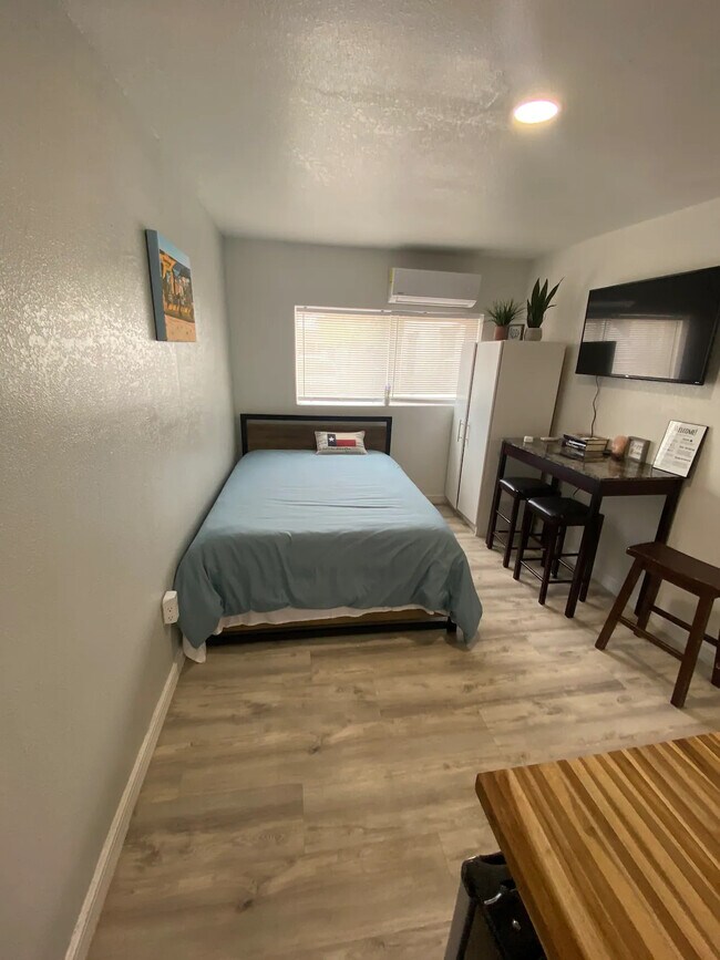 3831 Monroe Ave unit 3831 Monroe Ave Unit, El Paso, TX 79930 - photo 4