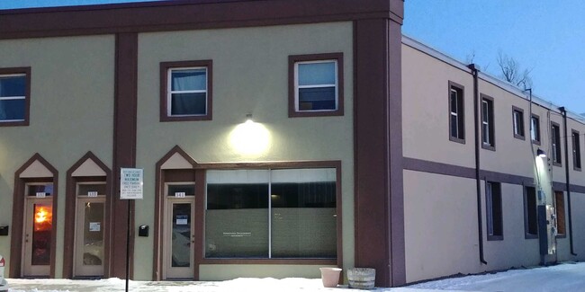 2nd Floor Apt windows