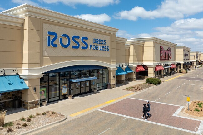 Large shopping centers provide numerous shopping options for Lexington Hills residents.