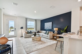 8217 Seaflower Pkwy, Bradenton, FL 34210