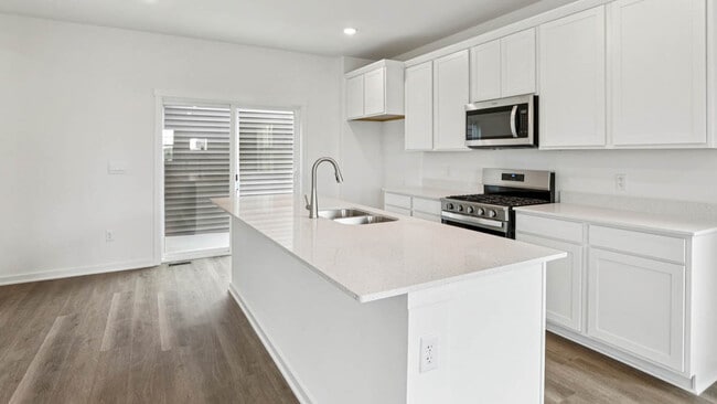 523 Trysil Aly N, Stoughton, WI 53589 - photo 7